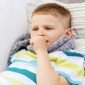Как успокоить кашель у ребенка?